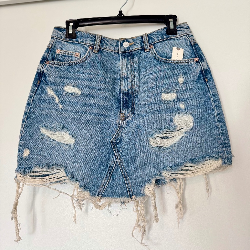 Anthropologie Distressed Denim Skirt Size 8 - Never worn!